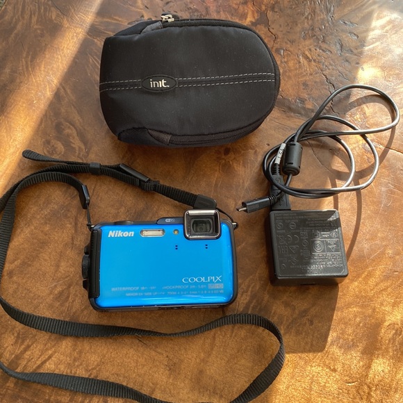 Nikon Coolpix AW120 - Picture 2 of 6